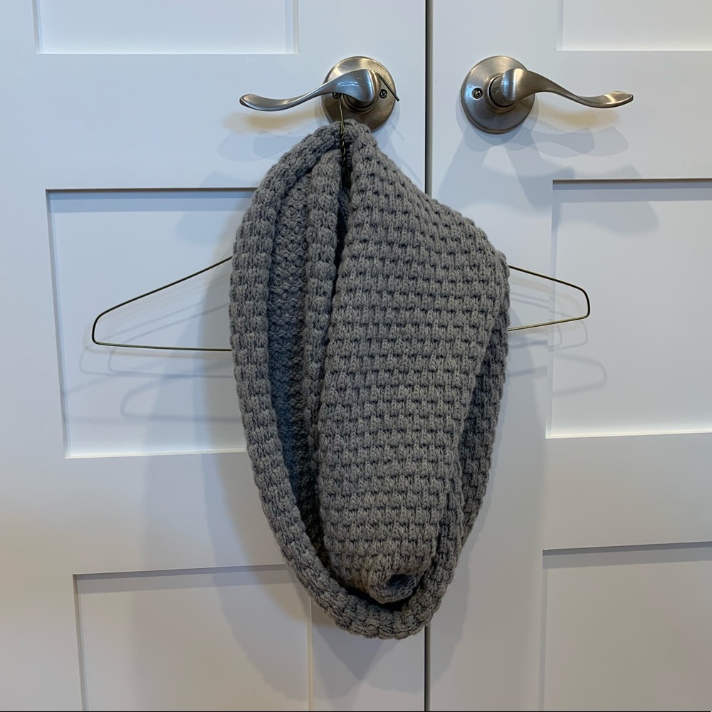 EUC Cashmere Infinity Scarf